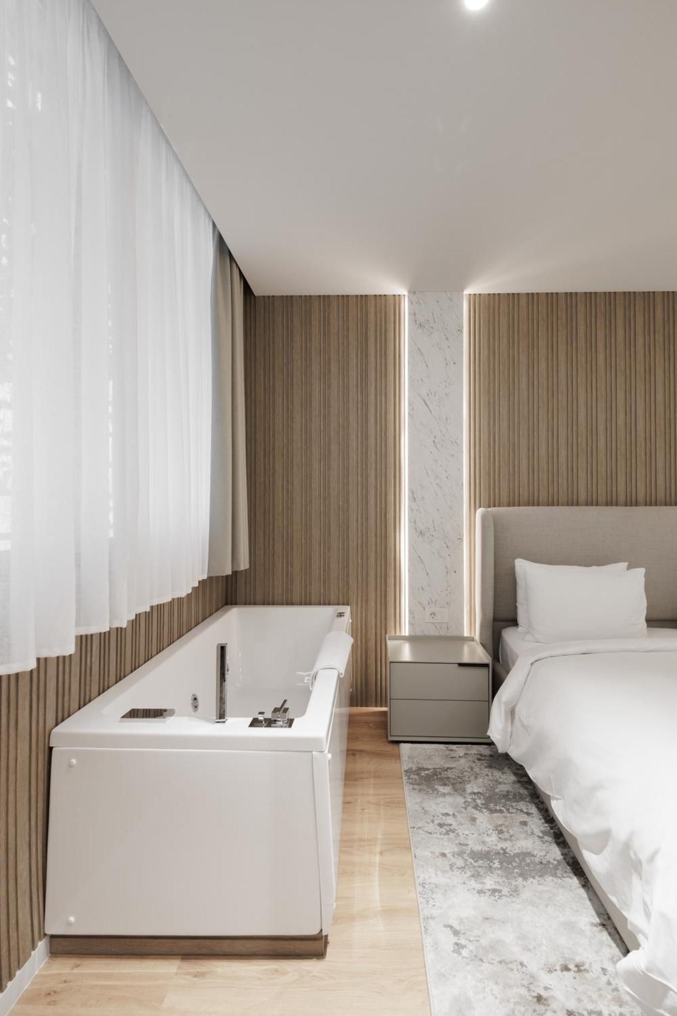 Aparthotel Nur *